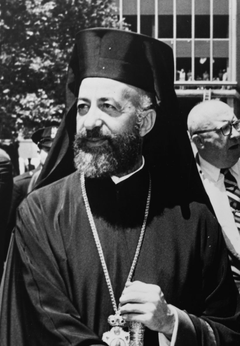 Архиепископ Макарий III, първият президент на Кипър