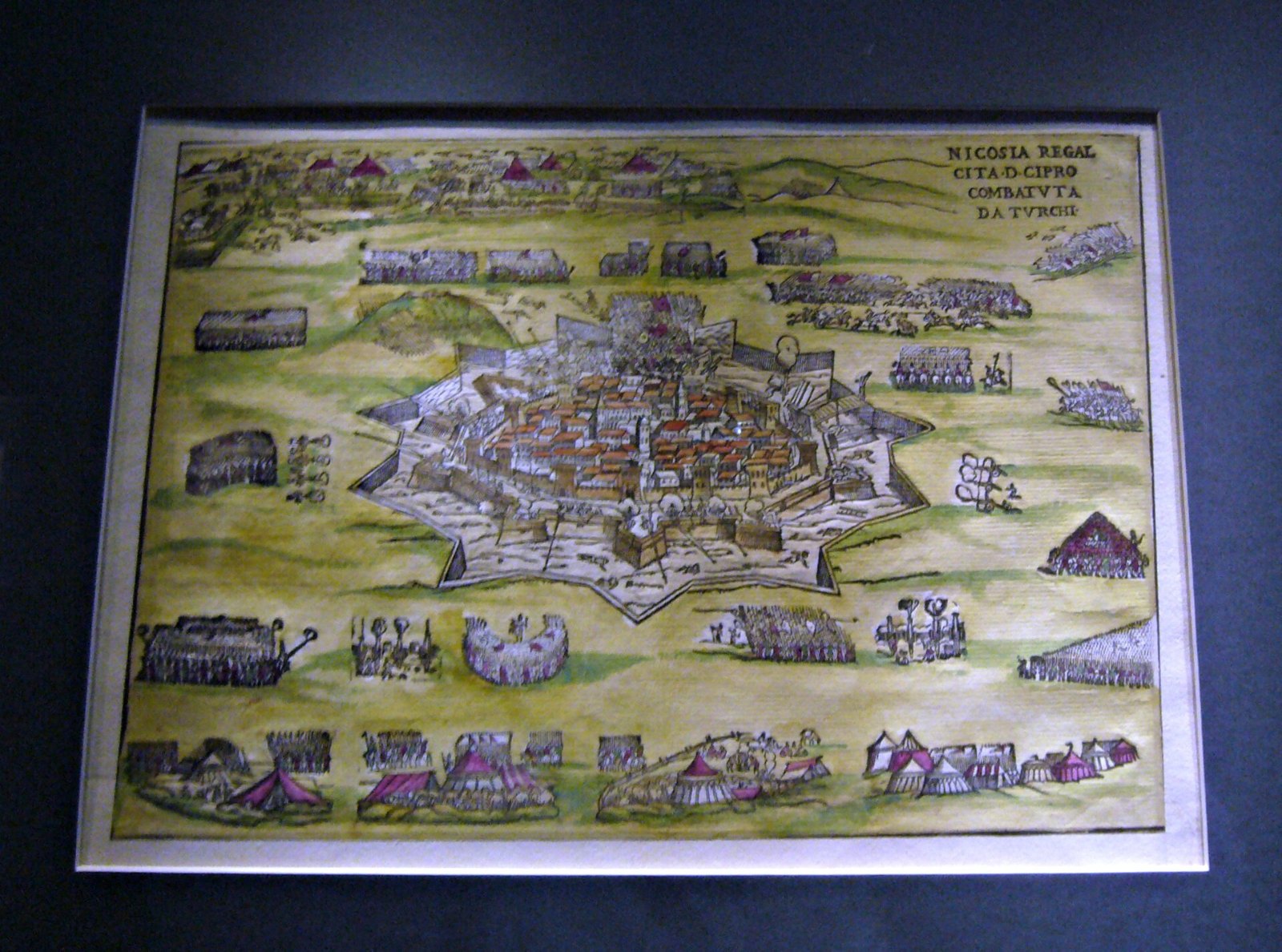 Стара карта на Никозия от 1570 г. със звездовидните венециански стени – Общински музей Левентис