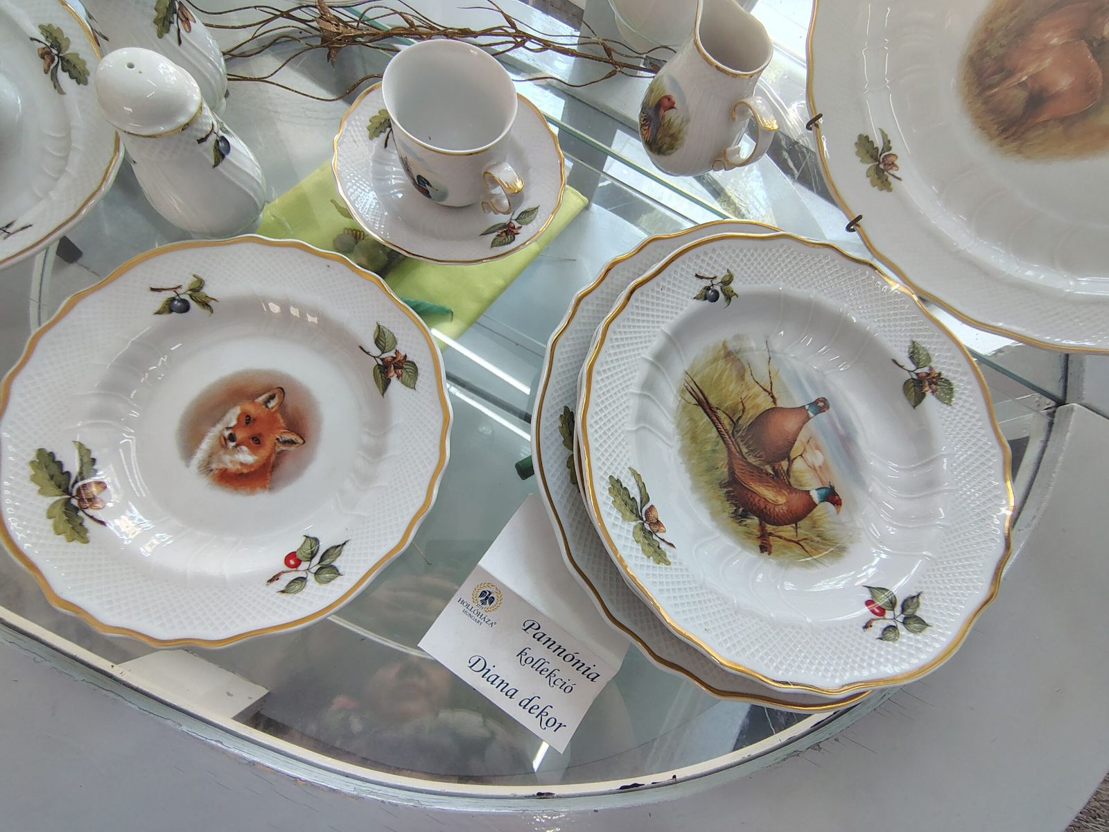 Чаша и чинийка с фина украса