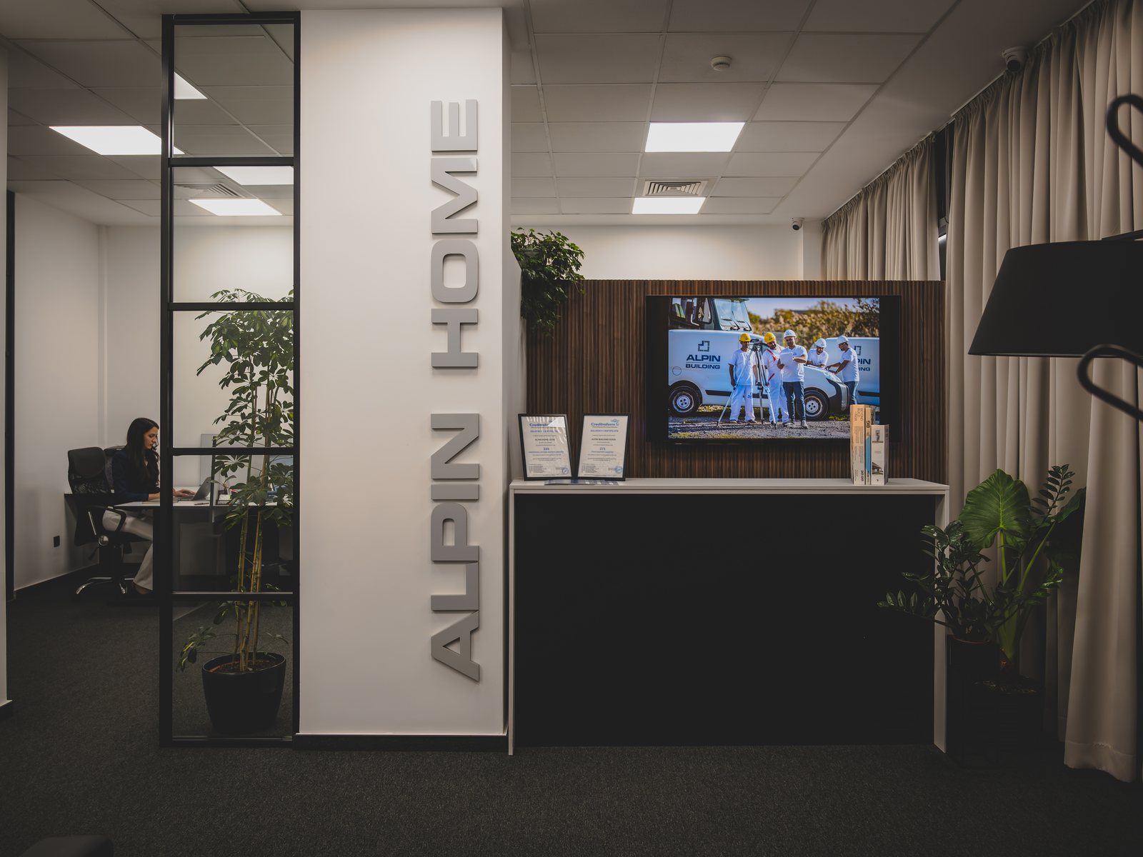 Офисът на Alpin Home в София