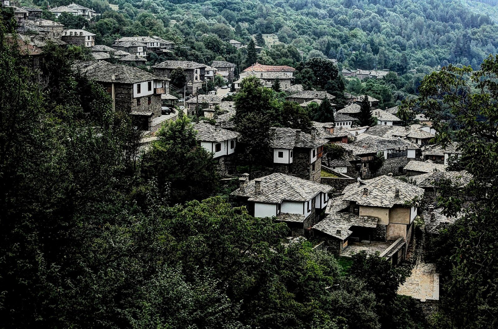 Каменните покриви на Ковачевица, гледани отгоре